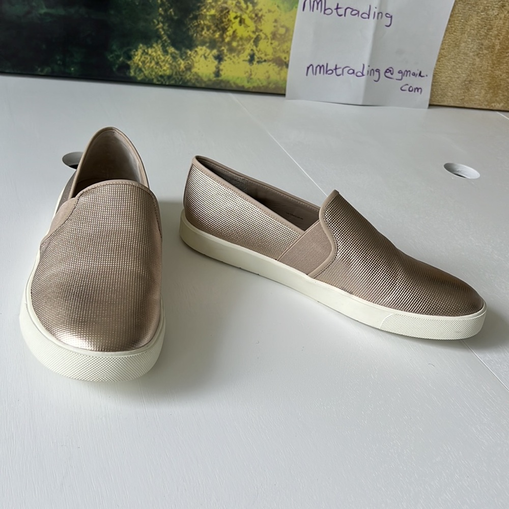 Vince textured gold fabric 10M(40) slip on flats - Picture 7 of 16